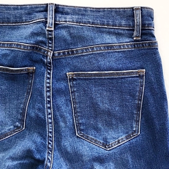 ⭐️3/ $30⭐️ H&M Women's Denim Blue Faded Skinny Jeans Stretch Size 4 - Picture 7 of 12